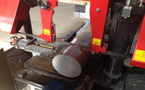 侨乡街道开发区卧式带锯床加工时出现明显振荡如何排查？